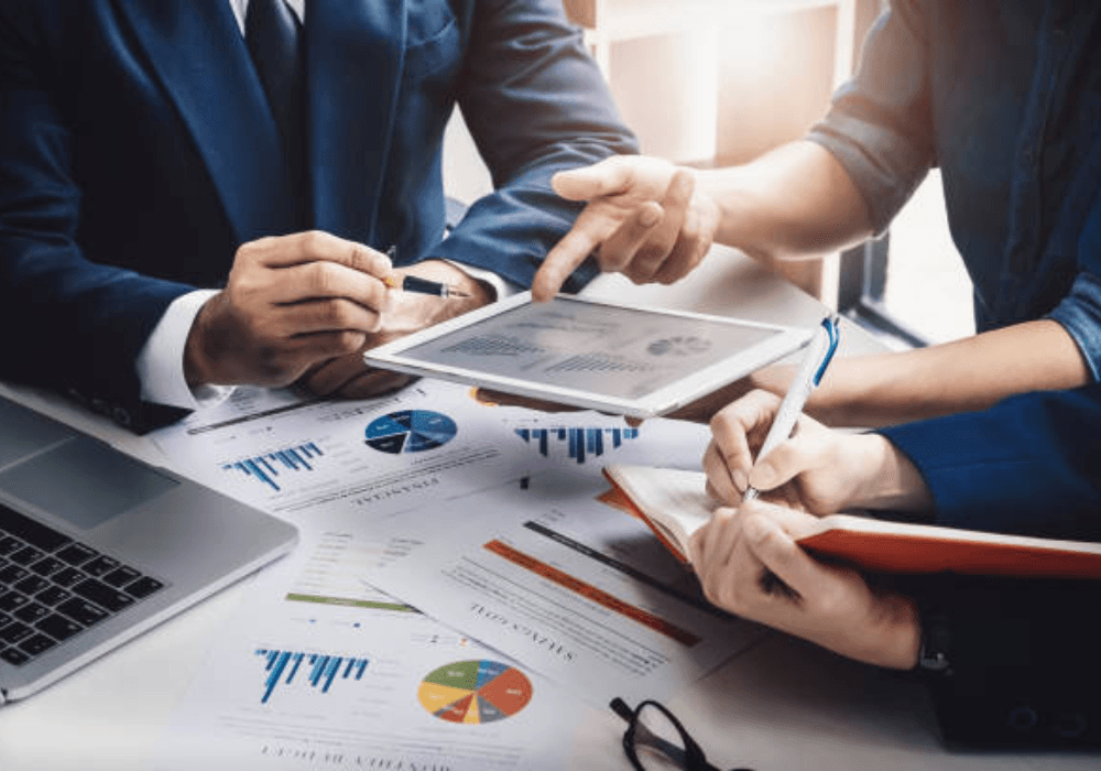 تحليلات الأعمال والبيانات